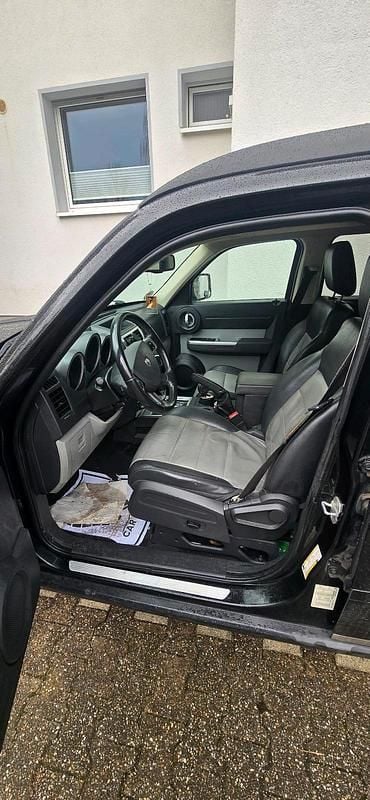 Gebraucht Dodge Nitro 177 PS (130 kW) 2008 Schwarz SUV