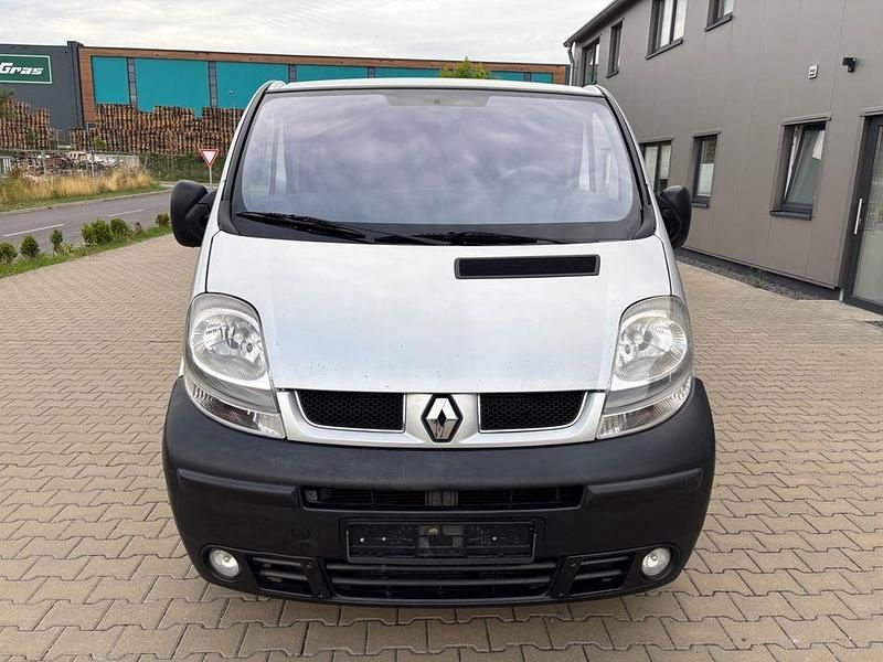 Silber Gebraucht 2006 Renault Trafic Van | 5.800 € (Superpreis) - Bild 1/4
