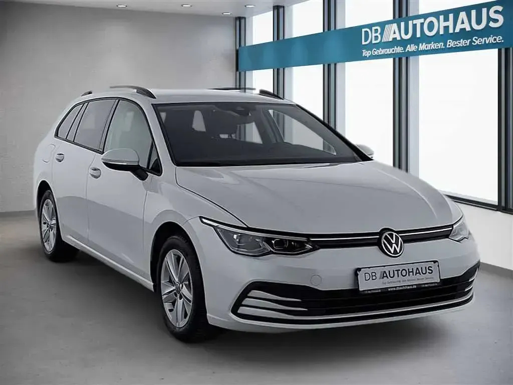 Gebraucht VW Golf VIII Life 150 PS (110 kW) 2024 Weiß Kombi