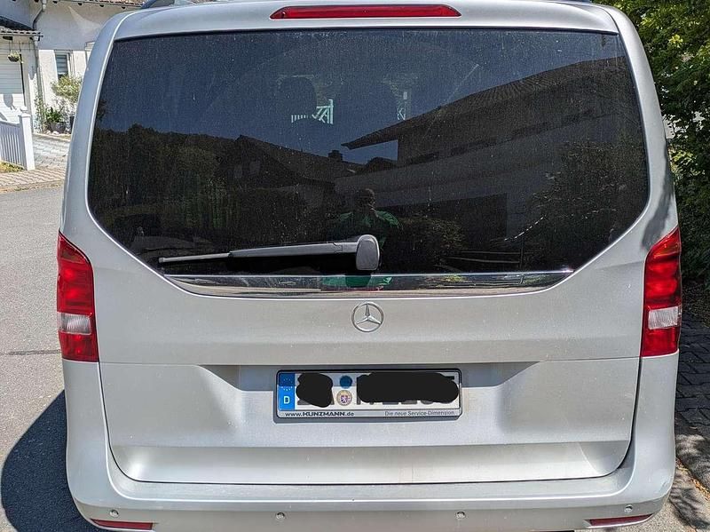 Gebraucht Mercedes V220 163 PS (119 kW) 2014 Silber Van / Kleinbus