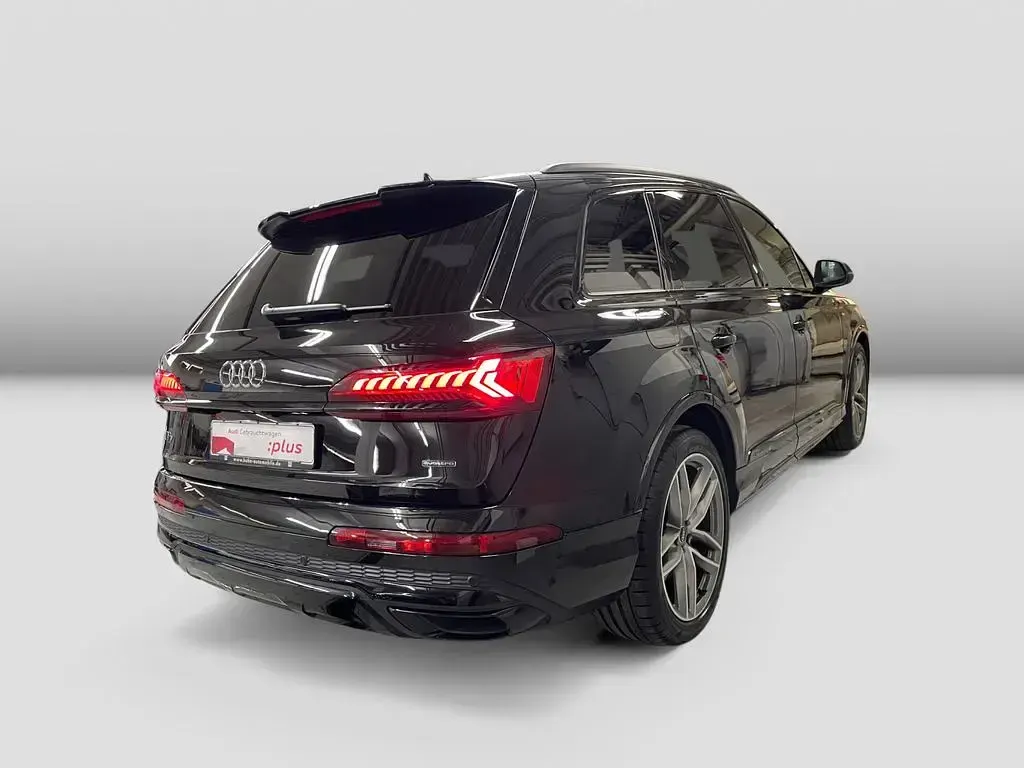 Używany Audi Q7 S-Line 381 KM (280 kW) 2022 Czarny SUV