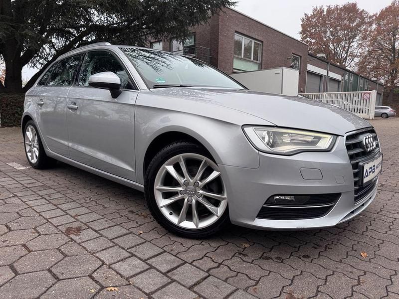 Silber Gebraucht 2015 Audi A3 Ambition Limousine | 13.990 € (Guter Preis) - Bild 1/4