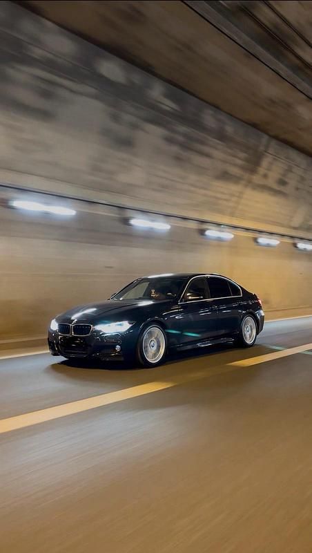 Gebraucht BMW 330 258 PS (189 kW) 2017 Blau Limousine