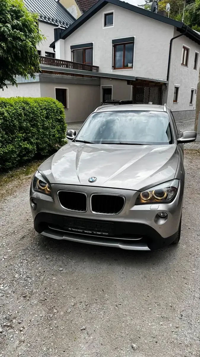 Gebraucht BMW X1 177 PS (130 kW) 2010 Grau SUV