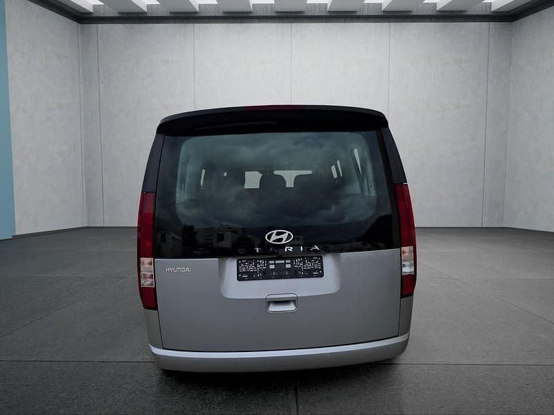 Silber Neu 2025 Hyundai Staria Van | 43.499 € - Bild 1/4