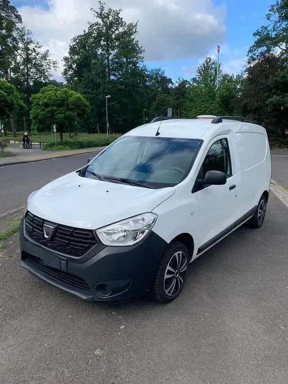 Gebraucht Dacia Dokker 95 PS (69 kW) 2021 Weiß Van / Kleinbus