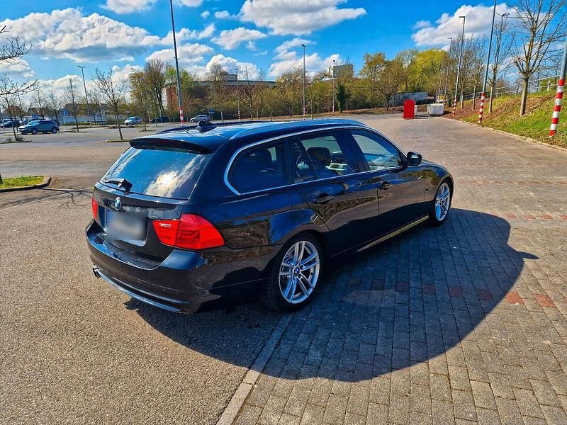 Gebraucht BMW 325 204 PS (150 kW) 2011 Schwarz Kombi