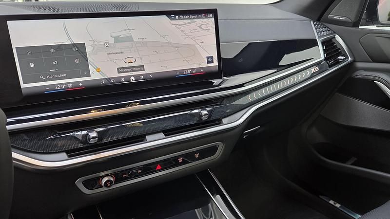 (0c4p) brooklyngrau Gebraucht 2025 BMW X5 M Sport SUV | 91.389 € (Fairer Preis) - Bild 1/4