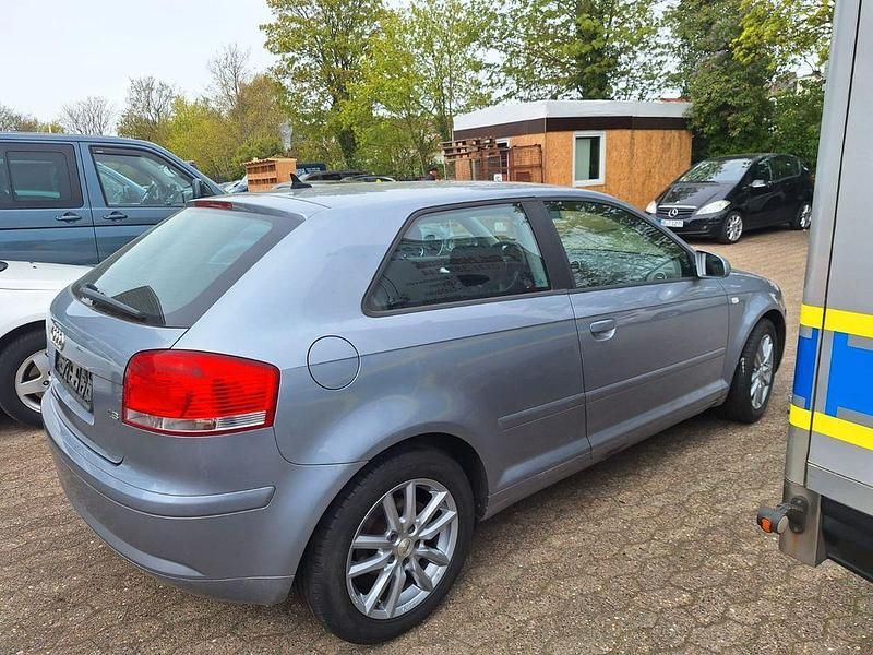 Gebraucht Audi A3 Attraction 116 PS (85 kW) 2007 Silber Kleinwagen