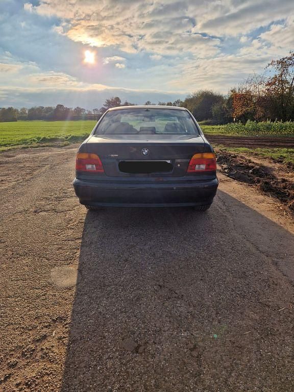 Gebraucht BMW 530 Basis 231 PS (169 kW) 2001 Blau Limousine