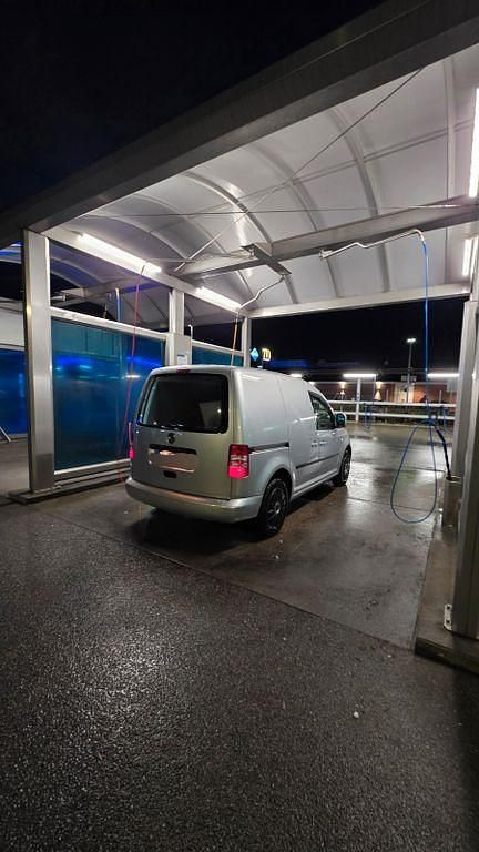 Gebraucht VW Caddy Highline 102 PS (75 kW) 2013 Silber Van / Kleinbus