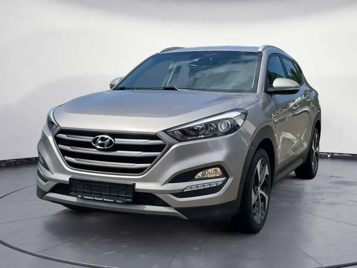 Gebraucht Hyundai Tucson Advantage 177 PS (130 kW) 2017 White sand metallic SUV