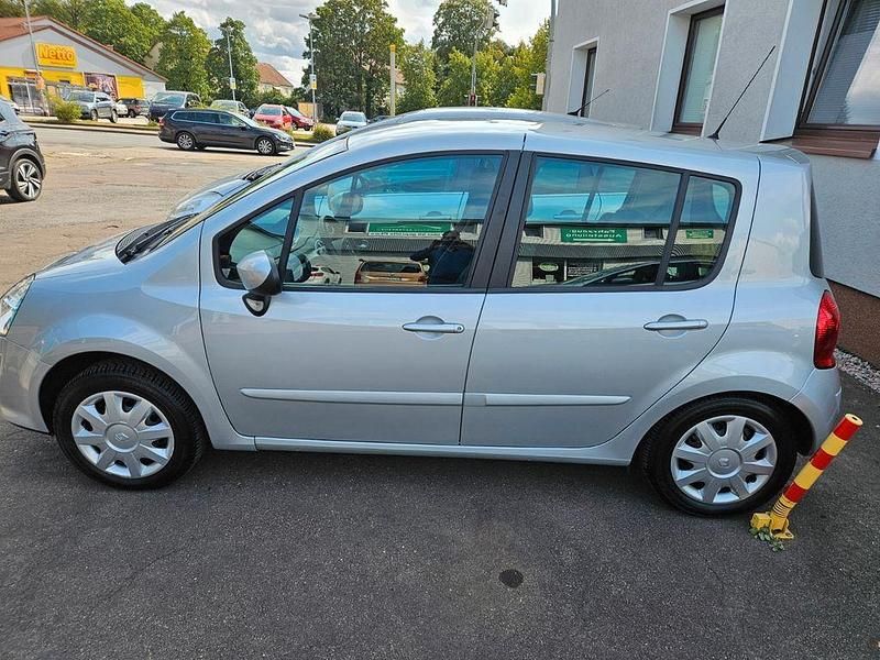 Gebraucht Renault Modus Dynamique 101 PS (74 kW) 2010 Silber Van / Kleinbus