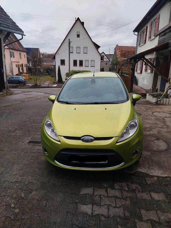 Gebraucht Ford Fiesta 97 PS (71 kW) 2009 Grün Kleinwagen