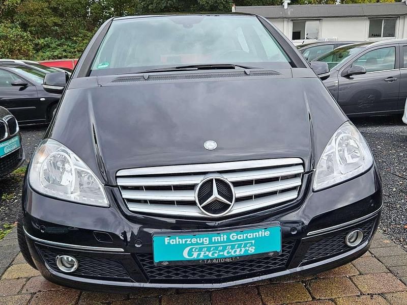 Schwarz Gebraucht 2011 Mercedes A180 Kleinwagen | 5.690 € (Fairer Preis) - Bild 1/4