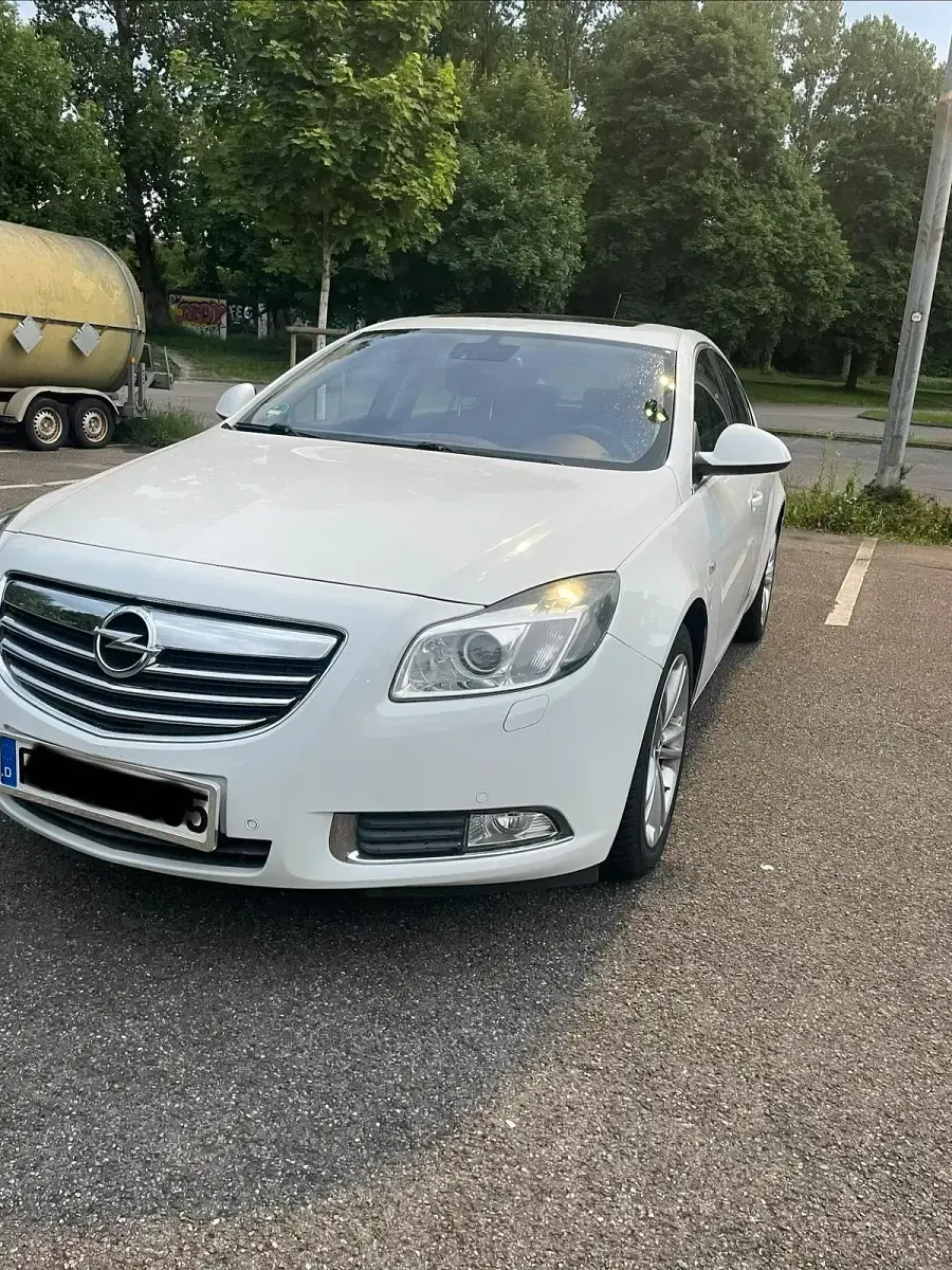 Gebraucht Opel Insignia 194 PS (142 kW) 2013 Weiß Limousine