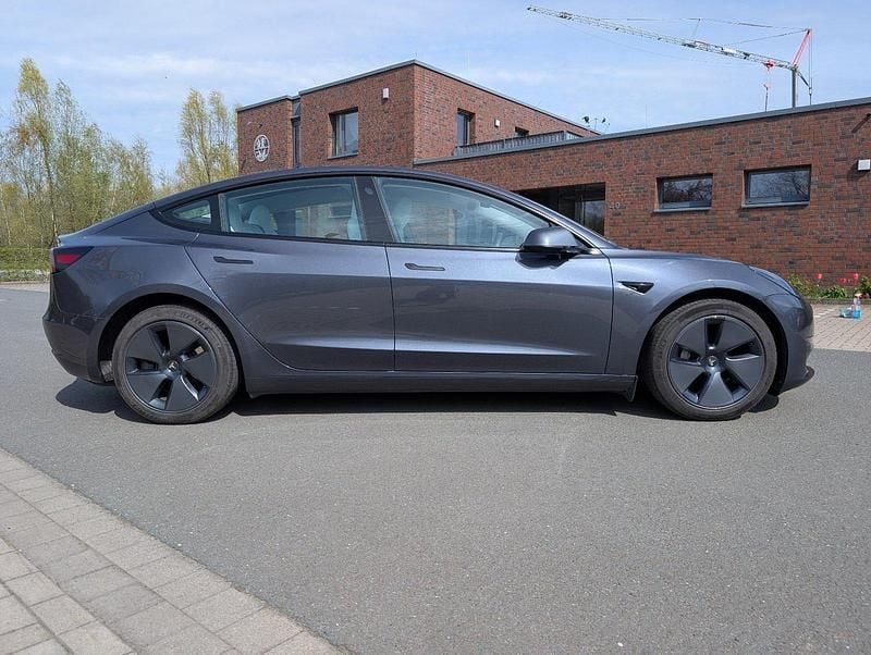 Gebraucht Tesla Model 3 Long Range AWD 366 kW (498 PS) 2023 Silber Limousine
