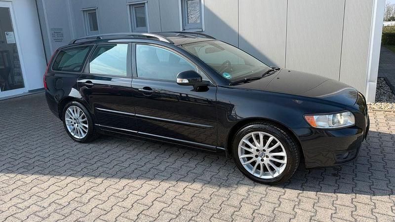 Gebraucht Volvo V50 Summum 109 PS (80 kW) 2010 Schwarz Kombi