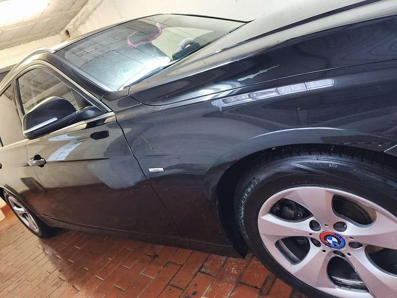 Gebraucht BMW 320 Luxury Line 184 PS (135 kW) 2013 Schwarz Kombi