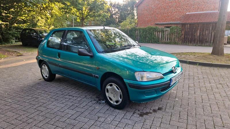 Grün Gebraucht 1997 Peugeot 106 Kleinwagen | 949 € (Superpreis) - Bild 1/4