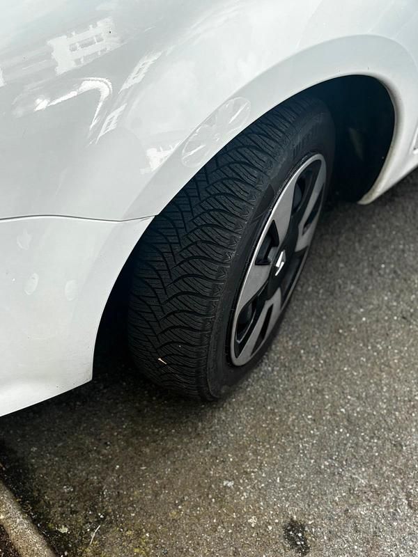 Second-hand Renault Modus 101 CP (74 kW) 2008 Alb Monovolum