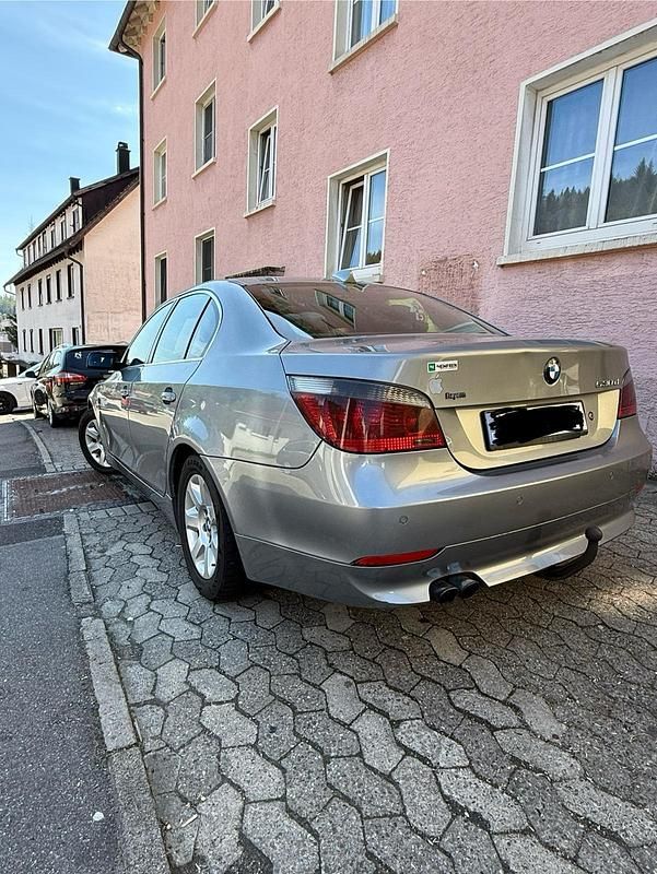 Gebraucht BMW 530 218 PS (160 kW) 2005 Grau Limousine