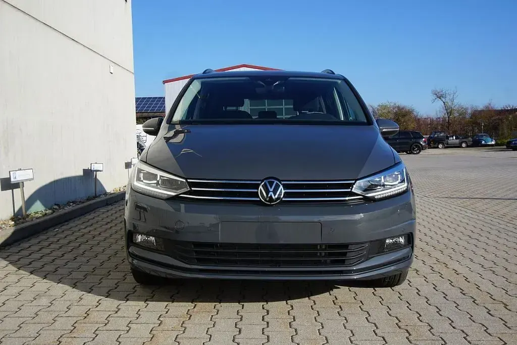 Neu VW Touran S 150 PS (110 kW) 2026 Delfingrau metallic Van / Kleinbus