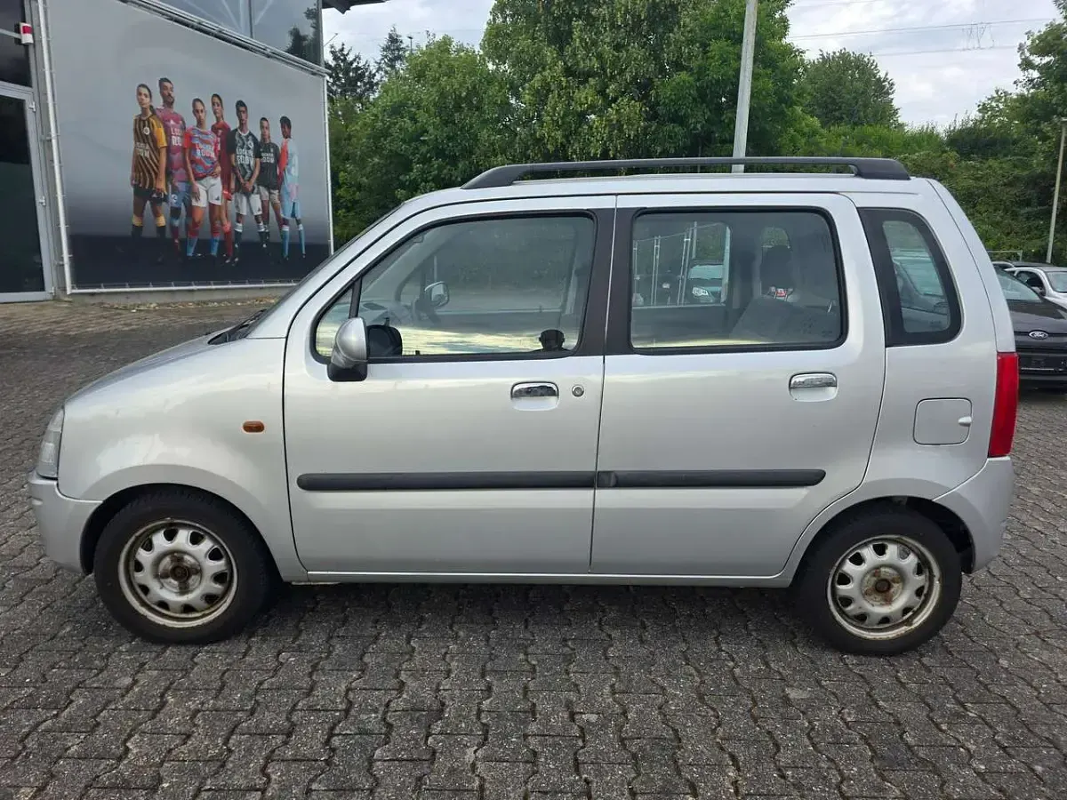 Gebraucht Opel Agila Elegance 75 PS (55 kW) 2002 Starsilber m2 Van / Kleinbus