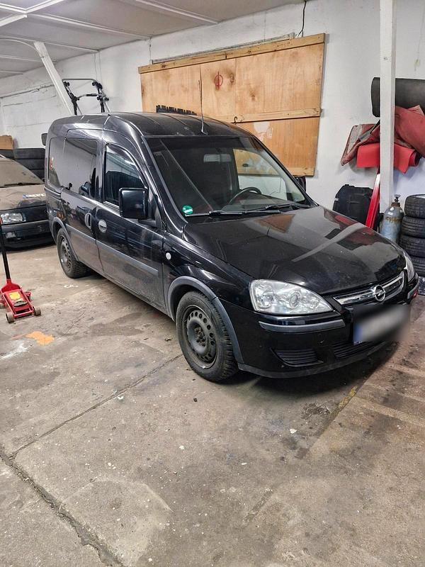 Schwarz Gebraucht 2010 Opel Combo Van / Kleinbus | 3.500 € (Teuer) - Bild 1/4