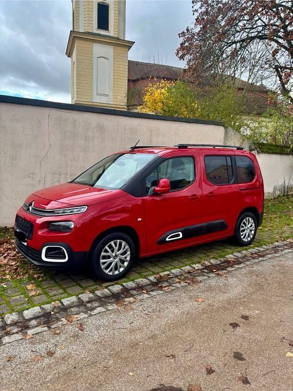 Rot Gebraucht 2019 Citroën Berlingo Feel Van / Kleinbus | 15.300 € (Superpreis) - Bild 1/4