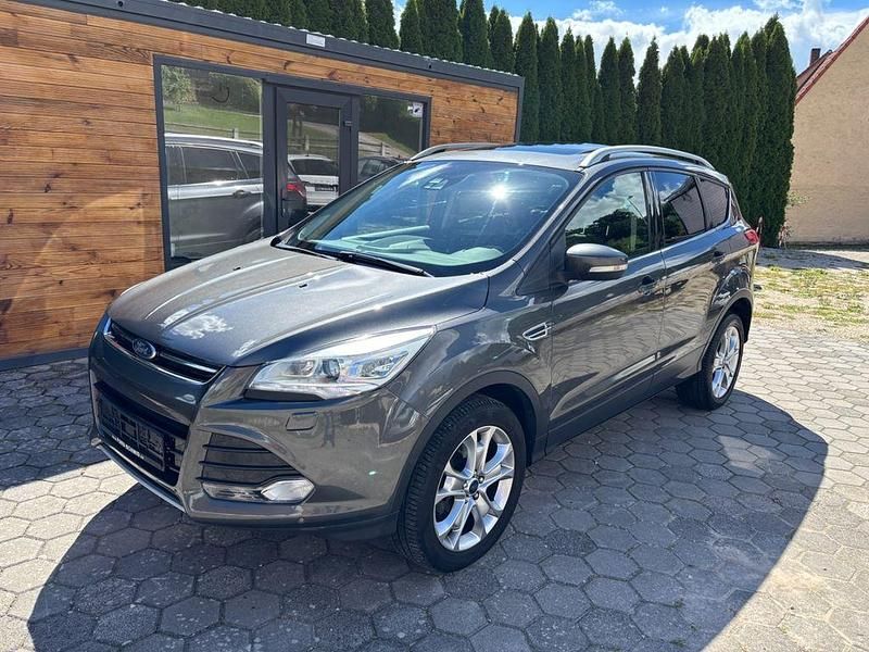 Grau Gebraucht 2015 Ford Kuga Titanium SUV | 12.700 € (Guter Preis) - Bild 1/4