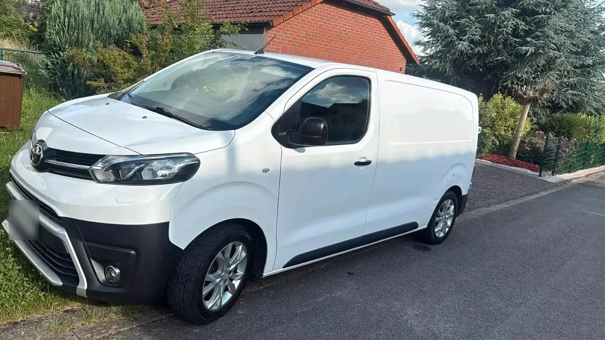 Gebraucht Toyota Proace 122 PS (89 kW) 2020 Weiß Van / Kleinbus
