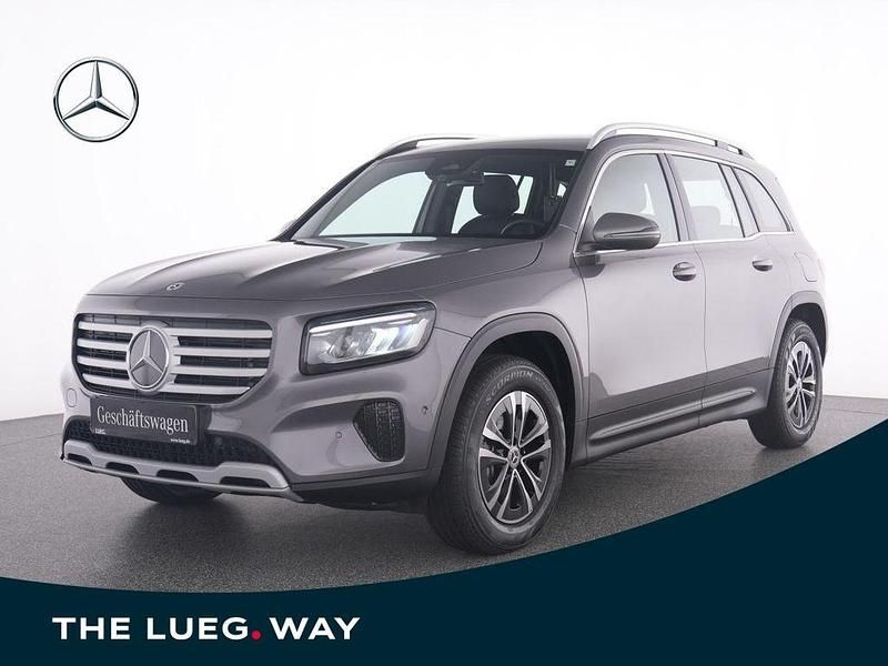Grau metalliclack mountaingrau Gebraucht 2025 Mercedes GLB180 SUV | 38.985 € (Fairer Preis) - Bild 1/4