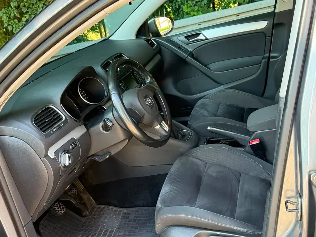 Gebraucht VW Golf VI Highline 122 PS (89 kW) 2010 Grau Limousine