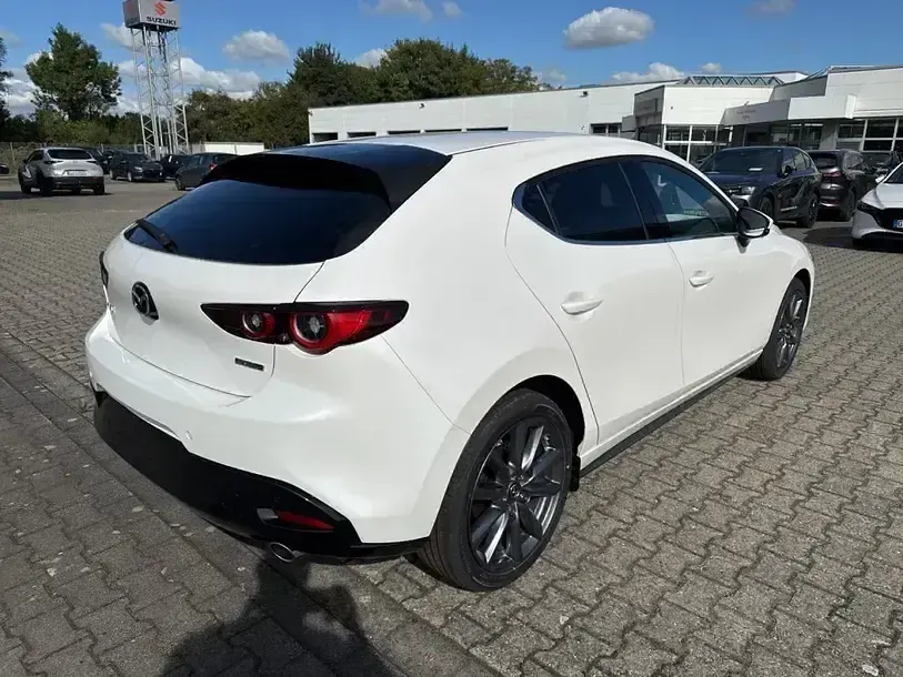 Gebraucht Mazda 3 Exclusive-Line 140 PS (102 kW) 2025 Snowflake white pearl Limousine