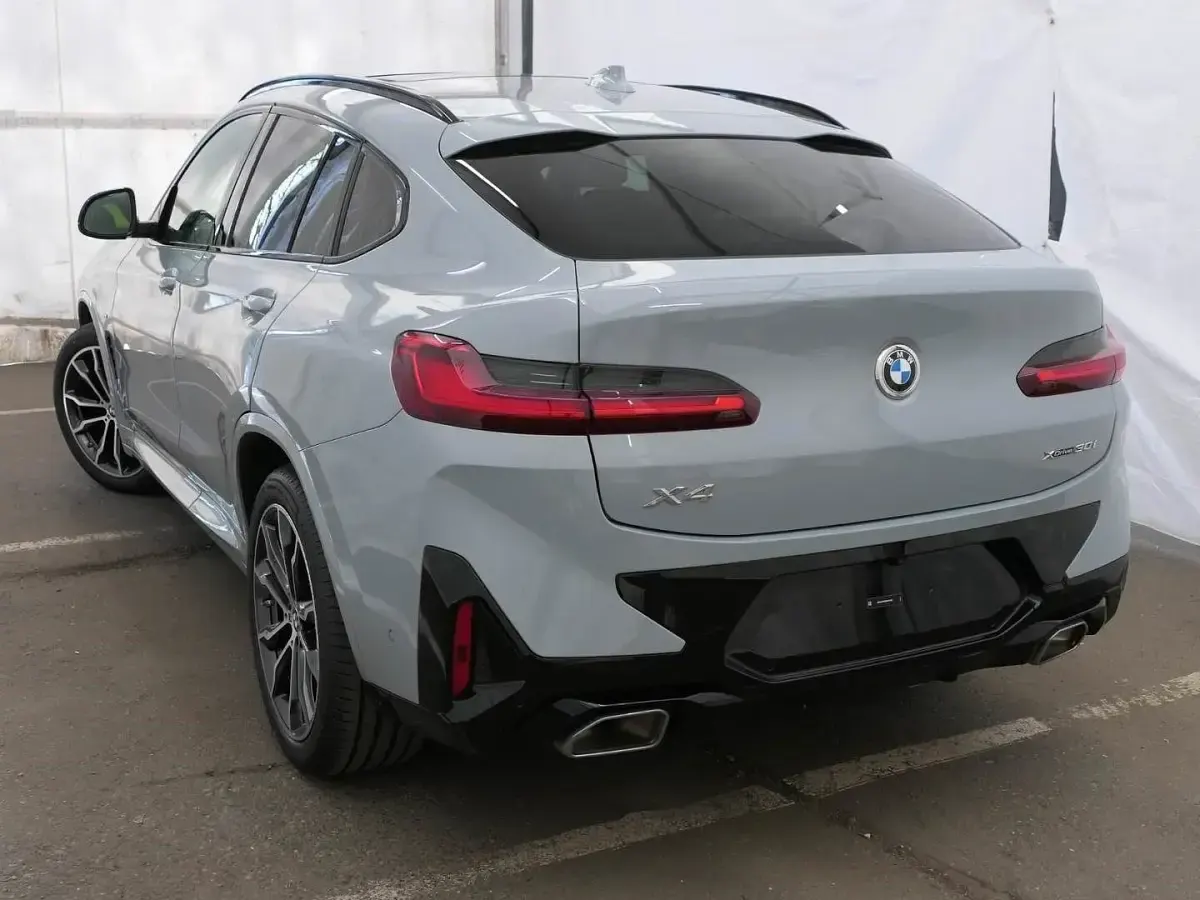 Gebraucht BMW X4 Efficient Dynamics 245 PS (180 kW) 2025 Schwarz SUV