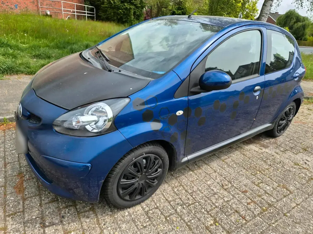 Second-hand Toyota Aygo 68 CP (50 kW) 2007 Albastru Hatchback