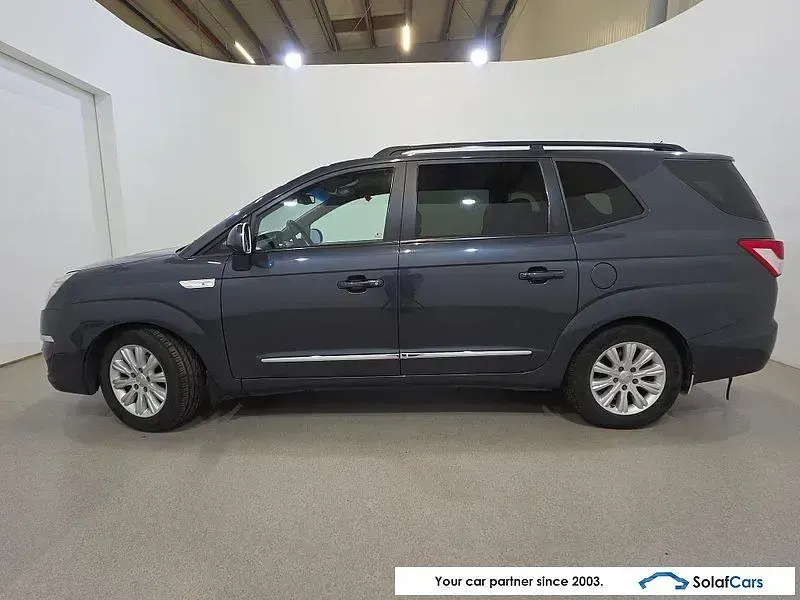 Gebraucht SsangYong Rodius Sapphire 155 PS (114 kW) 2014 Grau Van / Kleinbus