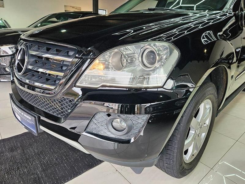 Gebraucht Mercedes ML300 204 PS (150 kW) 2010 Schwarz SUV