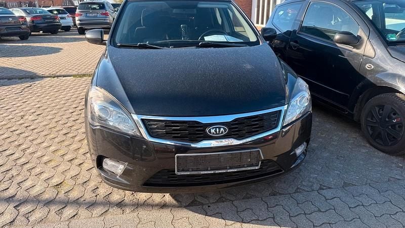 Gebraucht Kia Ceed Edition 7 90 PS (66 kW) 2011 Schwarz Kleinwagen