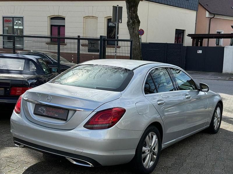 Gebraucht Mercedes C180 156 PS (114 kW) 2018 Silber Limousine