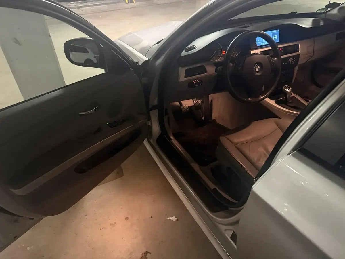 Gebraucht BMW 320 177 PS (130 kW) 2009 Silber Kombi