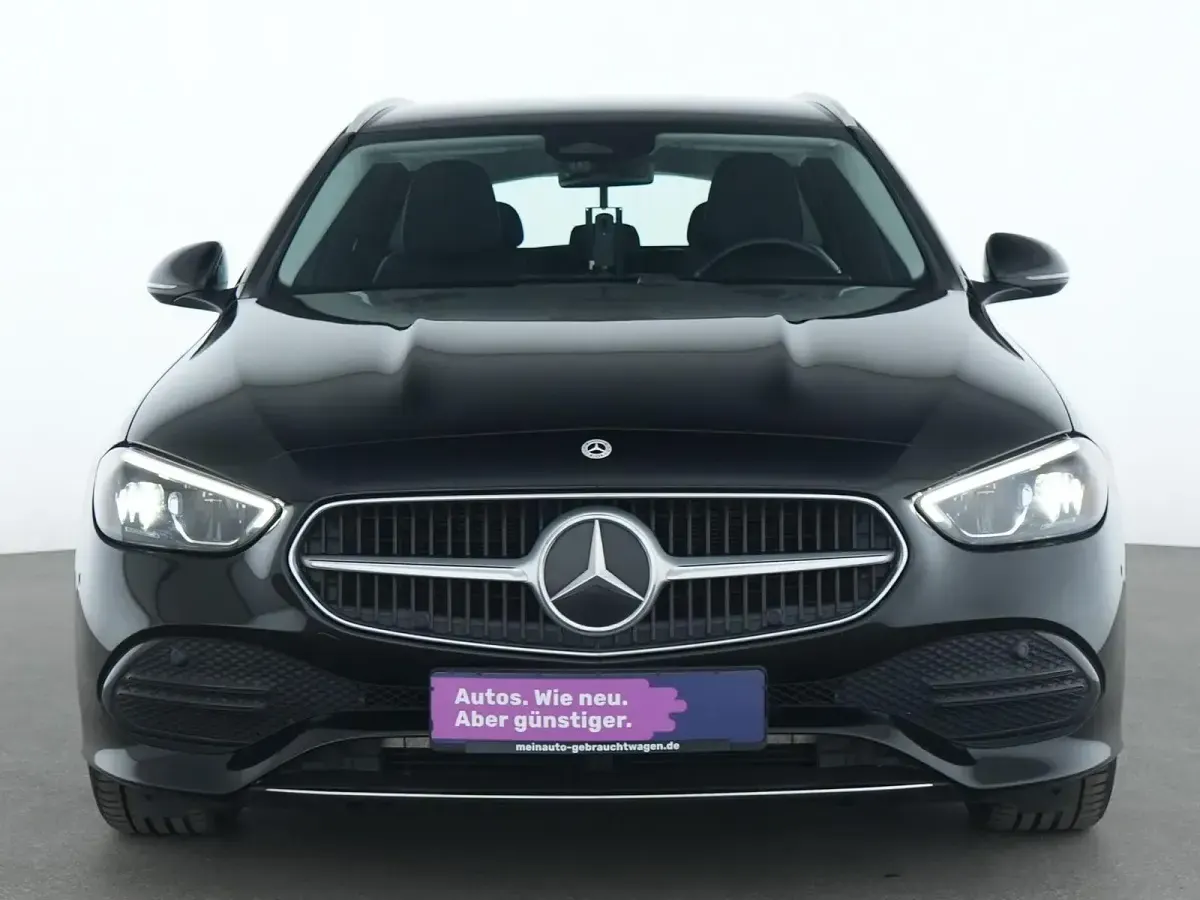 Gebraucht Mercedes C200 Avantgarde 163 PS (119 kW) 2024 Schwarz Limousine