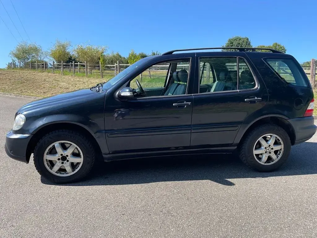 Gebraucht Mercedes ML400 250 PS (183 kW) 2004 Schwarz SUV