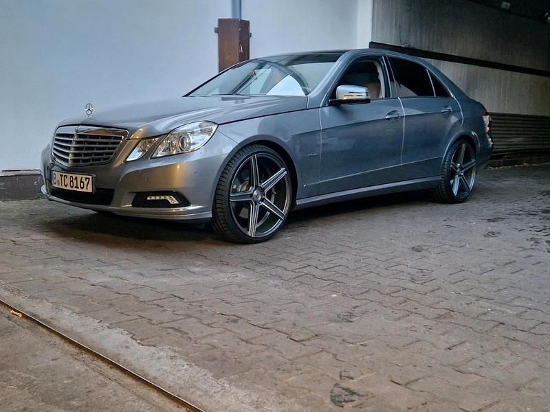 Gebraucht Mercedes 250 204 PS (150 kW) 2010 Silber Limousine