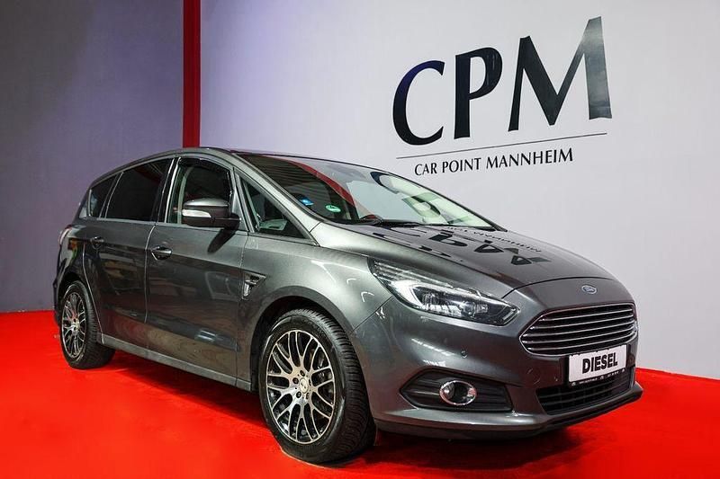 Grau Gebraucht 2015 Ford S-MAX Trend Van / Kleinbus | 9.950 € (Etwas zu teuer) - Bild 1/4
