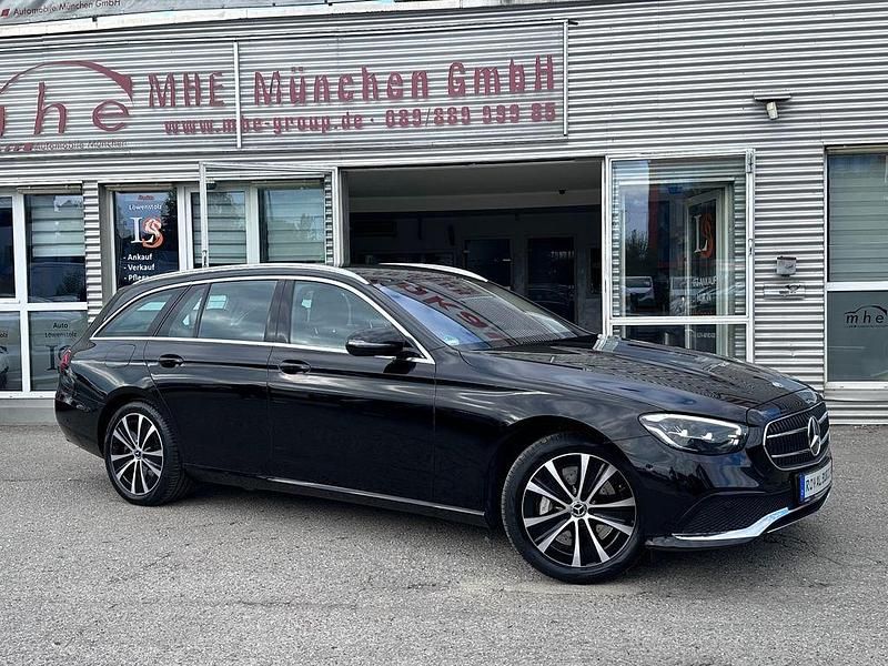 Gebraucht Mercedes E300 Avantgarde 306 PS (225 kW) 2022 Schwarz/baltic black Kombi