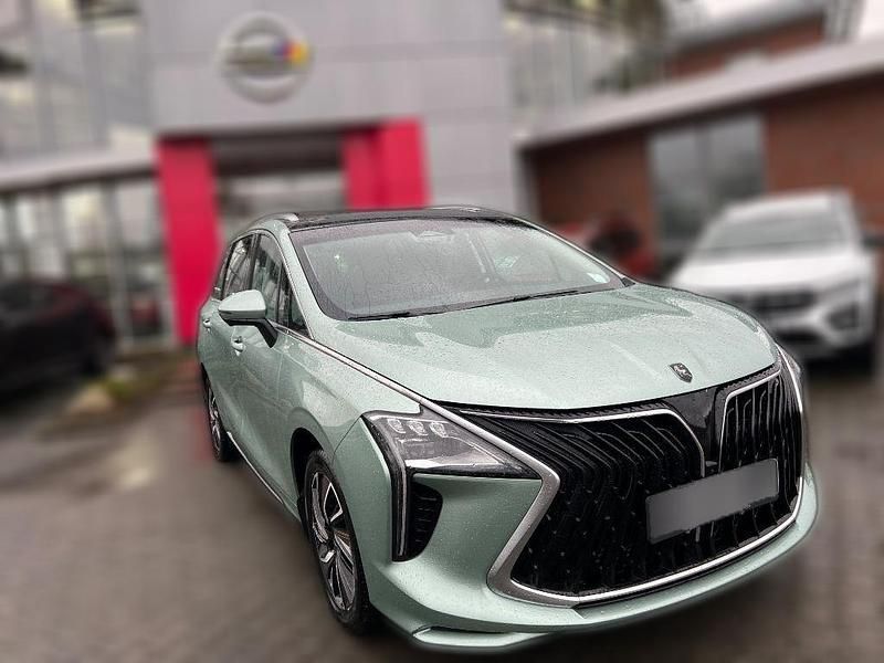 Neu DFSK Forthing 4 177 PS (130 kW) 2025 Metallic Van / Kleinbus