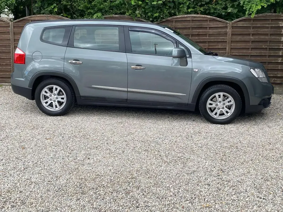 Gebraucht Chevrolet Orlando LT 141 PS (103 kW) 2011 Pewter grey Van / Kleinbus
