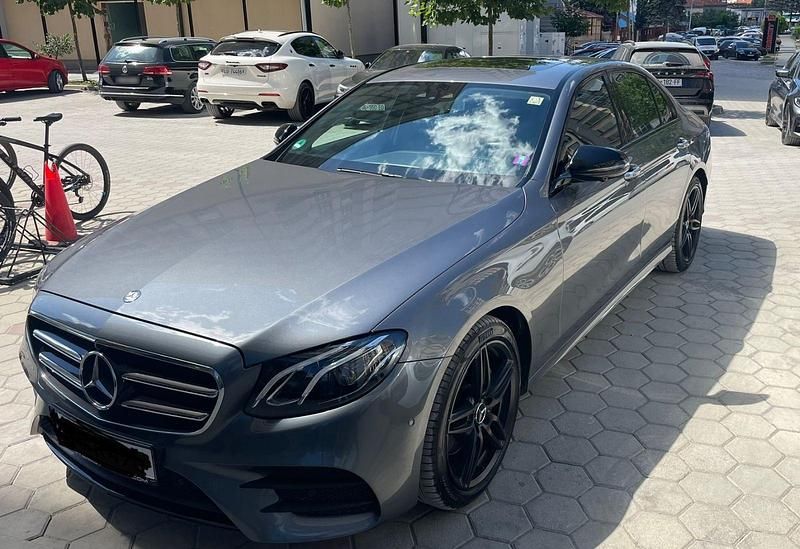 Second-hand Mercedes E220 AMG line 194 CP (142 kW) 2016 Gri Berlinǎ
